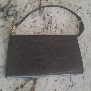 Authentic Louis Vuitton pochette